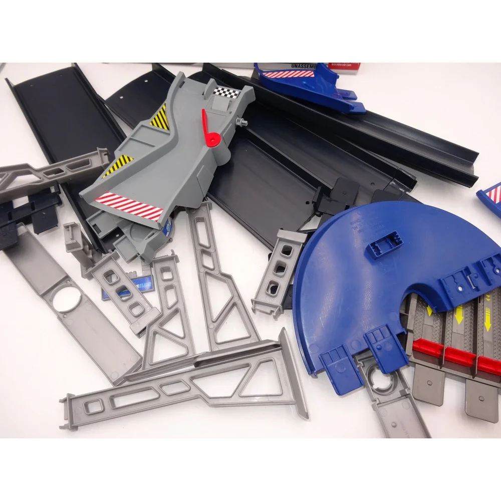 Disney Pixar Cars Micro Drifters Design & Drift Speedway Track Set Y0994 Mattel